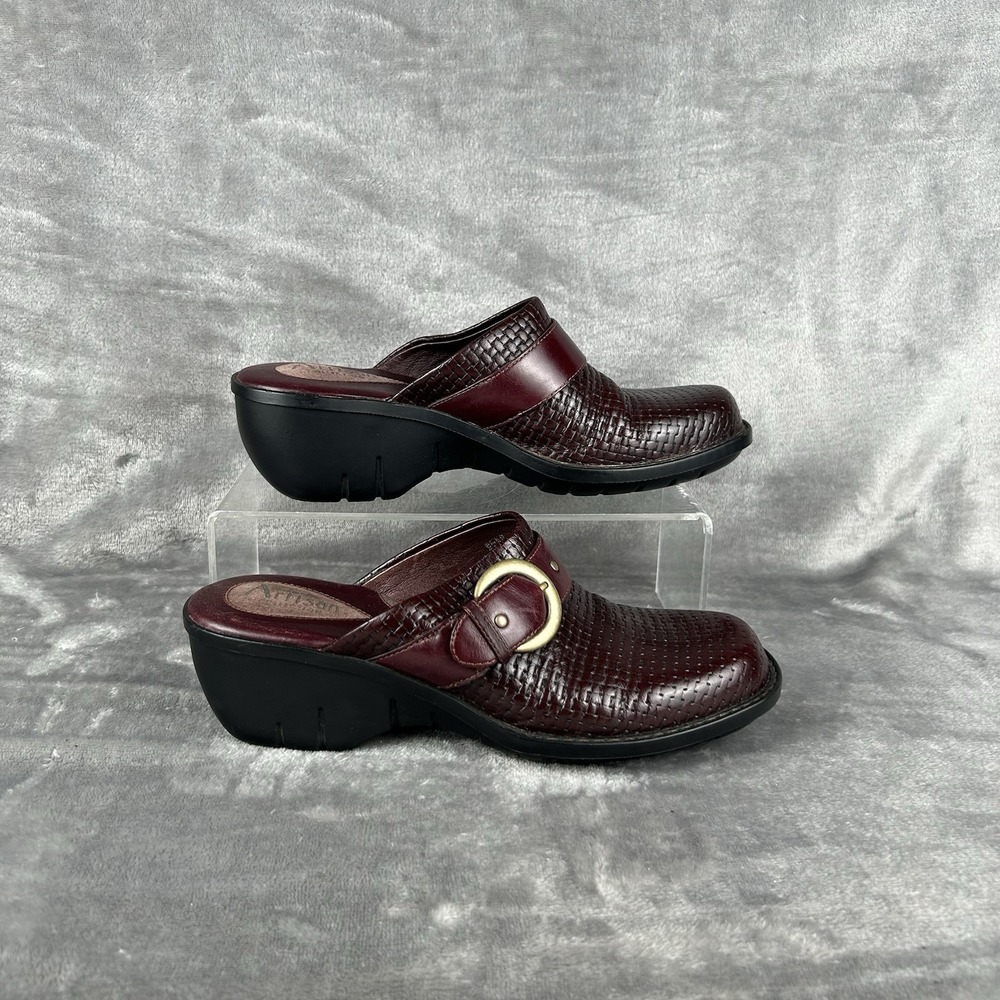 Clarks Artisan Collection Womens Size 7M Woven Leather Clogs Mules Brown Shoes
